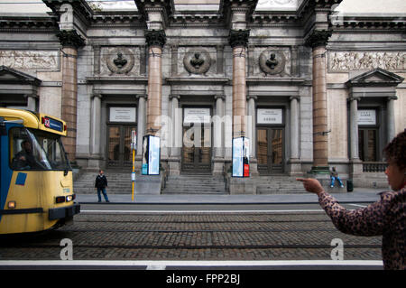 Externen Eingang des Musée Royaux des Beaux Arts, Brüssel, Belgien. Diese Ausstellung, eines der wichtigsten und besuchten m Stockfoto