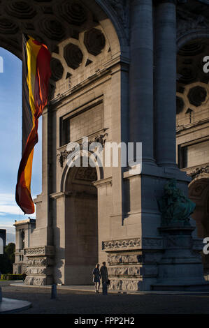 Der Triumphbogen im Park Cinquantenaire in Brüssel, Belgien. Der Arc de Triomphe in die Stadt Brüssel befindet sich in le Cin Stockfoto