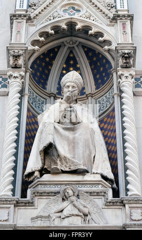 St. Antoninus (Antonio Pierozzi, Erzbischof von Florenz), Portal der Cattedrale di Santa Maria del Fiore, Florenz, Italien Stockfoto