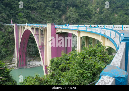 Die Krönung (Tiger) Brücke, Sevoke, Darjeeling, Westbengalen, Indien. Stockfoto