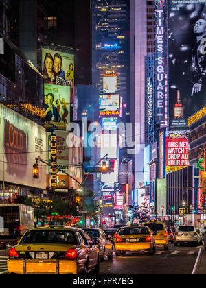 Times Square bei Nacht, New York City, USA. Stockfoto