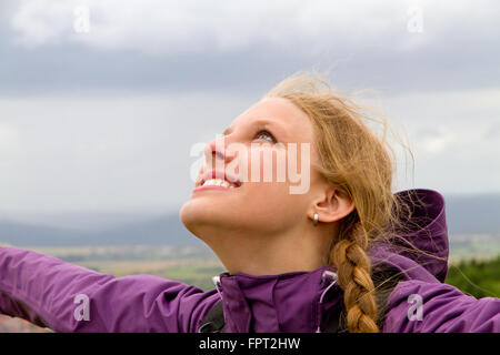 Glückliche junge Frau Stockfoto