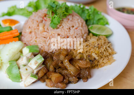 Gebratener Reis mit Garnelen paste Stockfoto