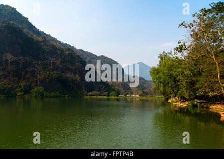 Wat Tham Khao Reservoir Stockfoto