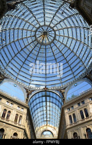 Interieur-architektonische Details von Umberto ich Galerie in Neapel, Italien. Es ist eine öffentliche Einkaufsgalerie, erbaut 1887-1891 Stockfoto