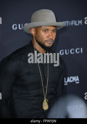 LOS ANGELES, CA - 7. November 2015: Usher bei der 2015 LACMA Kunst + Film-Gala in Los Angeles County Museum of Art. Stockfoto