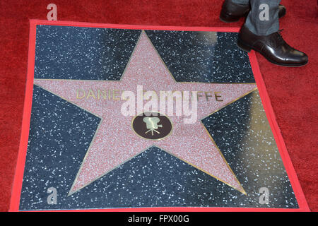 LOS ANGELES, CA - 12. November 2015: Schauspieler Daniel Radcliffe auf dem Hollywood Boulevard Schauspieler war er mit dem 2,565th Stern auf dem Hollywood Walk of Fame geehrt. Stockfoto