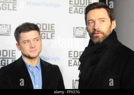 Chicago Screening von "Eddie the Eagle" Kerasotes Schauplatz Symbol - Ankünfte Featuring: Taron Egerton, Hugh Jackman Where: Chicago, Illinois, USA bei: 16. Februar 2016 Stockfoto