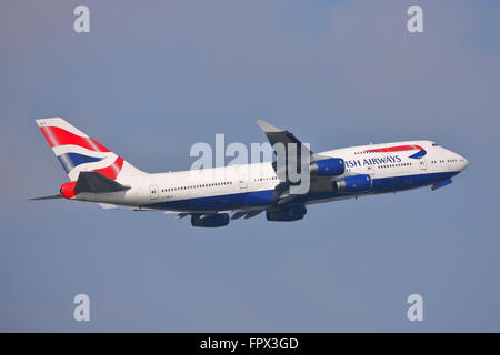 British Airways Boeing 747-400 G-BNLP ausgehend von London Heathrow Airport, Großbritannien Stockfoto