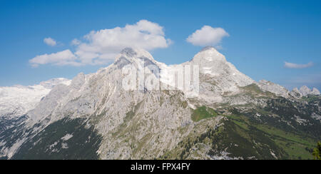 Mount Alpspitze und Hochblassen Mount im Wetterstein-Gebirge in der Nähe von Garmisch-Partenkirchen in der Morgensonne Stockfoto