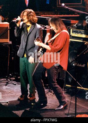 Neil Young und Eddie Vedder ROCK AND ROLL HALL OF FAME HOTEL WALDORF ASTORIA, NEW YORK CITY 12.01.1995 Foto Michael Brito Stockfoto