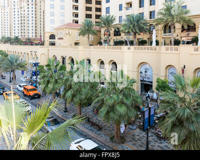 Der Promenade zu Fuß im Stadtteil Marina von Dubai, Vereinigte Arabische Emirate Stockfoto