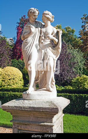 Waddesdon Manor, 1874-1889, Viktorianischer Garten Statue, Aylesbury, Buckinghamshire Stockfoto