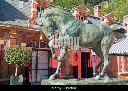 Waddesdon Manor, 1874-1889, stabile Hof Pferd Statue, Aylesbury, Buckinghamshire, Stockfoto