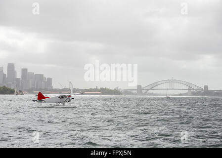 Wasserflugzeug im Hafen von Sydney an den Start Stockfoto