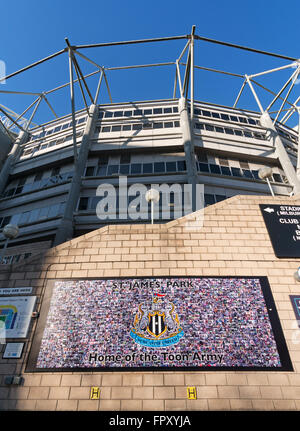 Wandbild an der Wand der St James' Park, Heimat von Newcastle United Football Club, Nord-Ost-England, UK Stockfoto