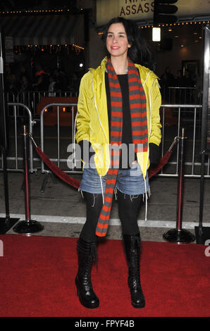 LOS ANGELES, CA - 9. Dezember 2009: Sarah Silverman bei der Los-Angeles-Premiere von "Nine" am Mann Village Theatre in Westwood. Stockfoto