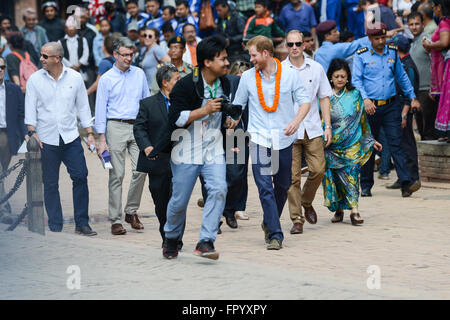 Patan, Nepal. 20. März 2016. Prinz Harry besucht Patan Dubar Square während seines fünftägigen Staatsbesuch in Nepal. Bildnachweis: Dutourdumonde/Alamy Live-Nachrichten Stockfoto