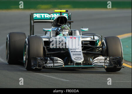 (160320)--MELBOURNE, 20. März 2016 (Xinhua)--Mercedes AMG Petronas Formel1-Fahrer Nico Rosberg in der australischen Formel Eins Grand Prix im Albert Park in Melbourne, Australien, 20. März 2016 konkurriert. (Xinhua/Bai Xue) Stockfoto