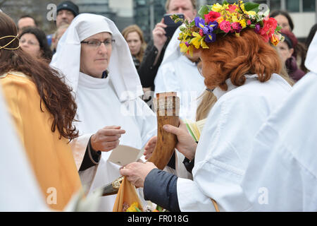 Tower Hill, London, UK. 2oth März 2016. Der Druide Bestellung Spring Equinox Zeremonie in der Nähe des Tower of London. © Matthew Chattle / Stockfoto