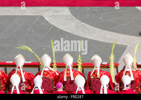 Vatikan-Stadt. 20. März 2016. Kardinäle Rom 20. März 2016. Den Petersplatz. Heilige Messe zum Sonntag der Palmen.  Bildnachweis: Insidefoto/Alamy Live-Nachrichten Stockfoto