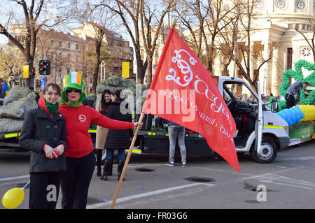 Bukarest, Rumänien. 20. März 2016. Rumänische Tänzer aus der Steysha Schule des irischen Tanz nehmen Sie Teil an der St. Patricks Day Parade. Bildnachweis: Douglas MacKenzie/Alamy Live-Nachrichten Stockfoto