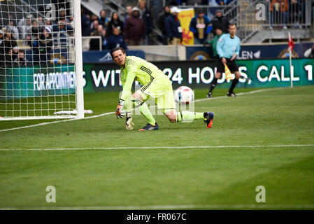 Chester, Pennsylvania, USA. 20. März 2016. Torwart, BRAD KNIGHTON (18) der Revolution blockiert den Ball aus einem Tor am Talen-Energie-Stadion in Chester Pa Credit gespielt wurde: Ricky Fitchett/ZUMA Draht/Alamy Live News Stockfoto