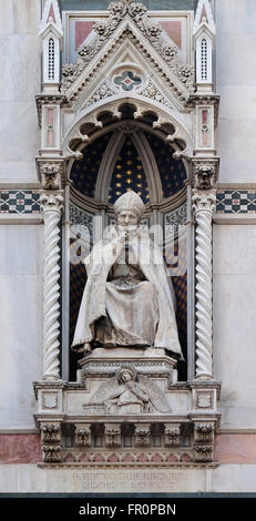 St. Antoninus (Antonio Pierozzi, Erzbischof von Florenz), Portal der Cattedrale di Santa Maria del Fiore, Florenz, Italien Stockfoto