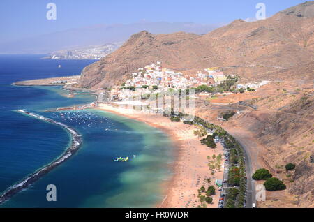 malerische Luftaufnahme am Teresitas Strand auf Teneriffa, Spanien Stockfoto