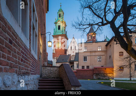 Abend im Königsschloss Wawel in Krakau, Polen. Stockfoto