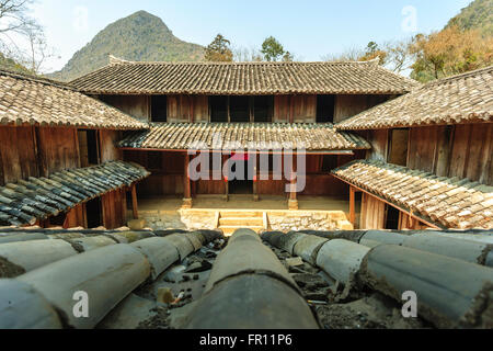 Ha Giang, Vietnam - 18. März 2016: Altbau am Sa Phin Stadt in der Provinz Ha Giang, Vietnam Stockfoto