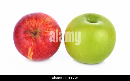 roten und grünen Apfel auf weißem Hintergrund Stockfoto