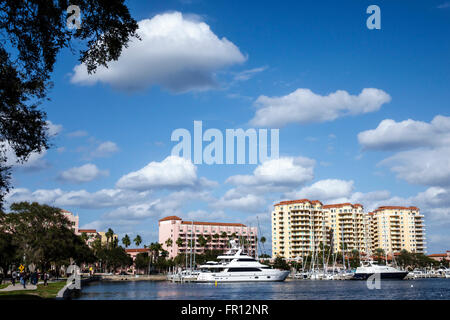 St. Saint Petersburg, Florida, North Straub Park, North Yacht Basin, Tampa Bay Water Vinoy Place, Hochhaus-Eigentumswohnung Gebäude, Besucher reisen t Stockfoto