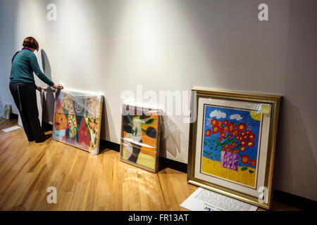 Florida, Süd, FL, Tarpon Springs, St. Saint Petersburg College, Leepa-Rattner Museum of Art, Galerien, Einrichtung Vorbereitung Ausstellung Ausstellung, tem Stockfoto