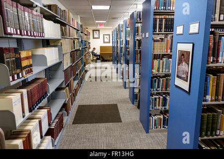 Florida Saint St Leo, Saint Leo University, Campus, innen, Cannon Memorial Library, Stapel, Bücher, Regale, FL160213014 Stockfoto