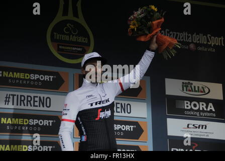 San Benedetto del Tronto, Italie, le15 März 2016 Fabian Cancellara Sur le Podium Lors 7eme et dernière Etape du Tirréno - Adriat Stockfoto