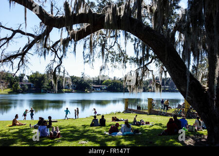 Orlando Florida, North Orange District, Loch Haven Park, das Mennello Museum of American Art, Indie-Folkfest, Festival, Messe, Familien, Rasen, Lake Formosa, Span Stockfoto