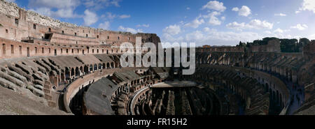 Luftaufnahme von Rom das Kolosseum (Flavian Amphitheater). Stockfoto