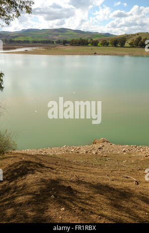 Ardales Seenplatte, in der Nähe von El Chorro, Malaga, Andalusien, Spanien. Stockfoto