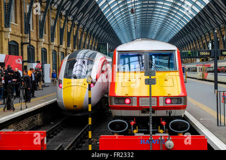Neue IEP Jungfrau Bahn 800101 in nativem Farben am London Kings Cross. Indienststellung 2018 fällig. Azuma benannt Osten bedeutet. Stockfoto