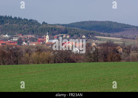 Dorf Slupice in den Bereichen niedriger Schlesien Polen Stockfoto