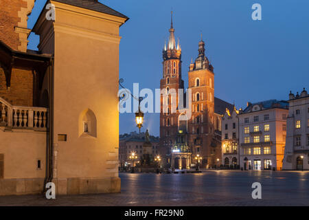 Abend am Hauptmarkt in Krakau, Polen. Stockfoto