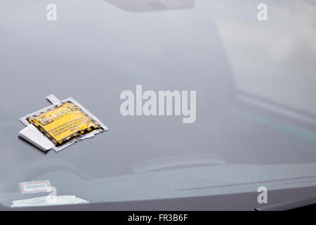 Parkplatz gut auf einen Mietwagen in Leeds. Stockfoto