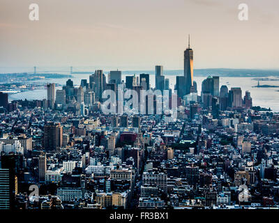 Blick auf Lower Manhattan vom Empire State Building, New York City, USA. Stockfoto