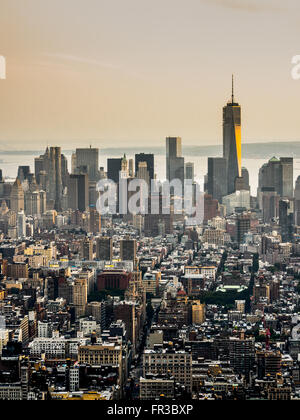 Blick auf Lower Manhattan vom Empire State Building, New York City, USA. Stockfoto