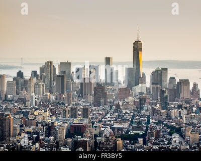 Blick auf Lower Manhattan vom Empire State Building, New York City, USA. Stockfoto