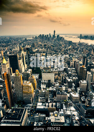 Blick auf Lower Manhattan vom Empire State Building, New York City, USA. Stockfoto