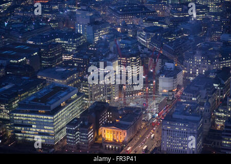 Denkmal, King William Street in der City von London, Nacht-Luftaufnahme, London, UK Stockfoto