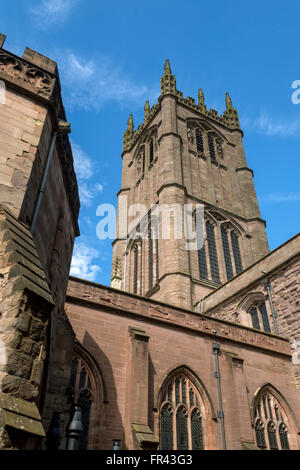 Der Turm der Pfarrkirche St. Laurentius Kirche, Ludlow, Shropshire, England, UK Stockfoto