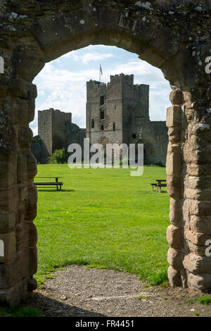Der große Turm aus der Vorburg, Ludlow Castle, Shropshire, England, Vereinigtes Königreich. Stockfoto